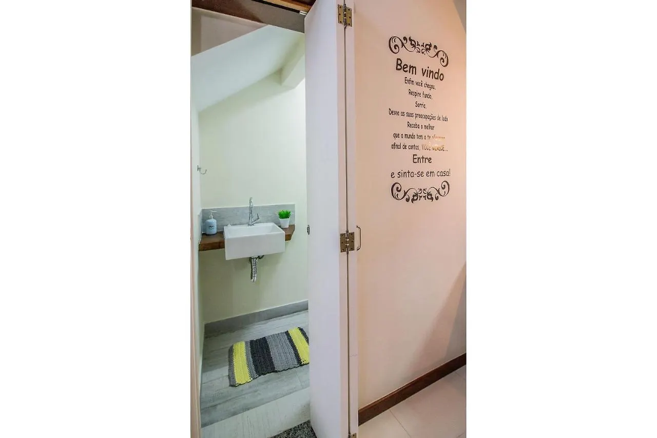 Caminhe para a Praia de Manguinhos - Casa DECORADA com wi fi, ar e espaço gourmet Búzios