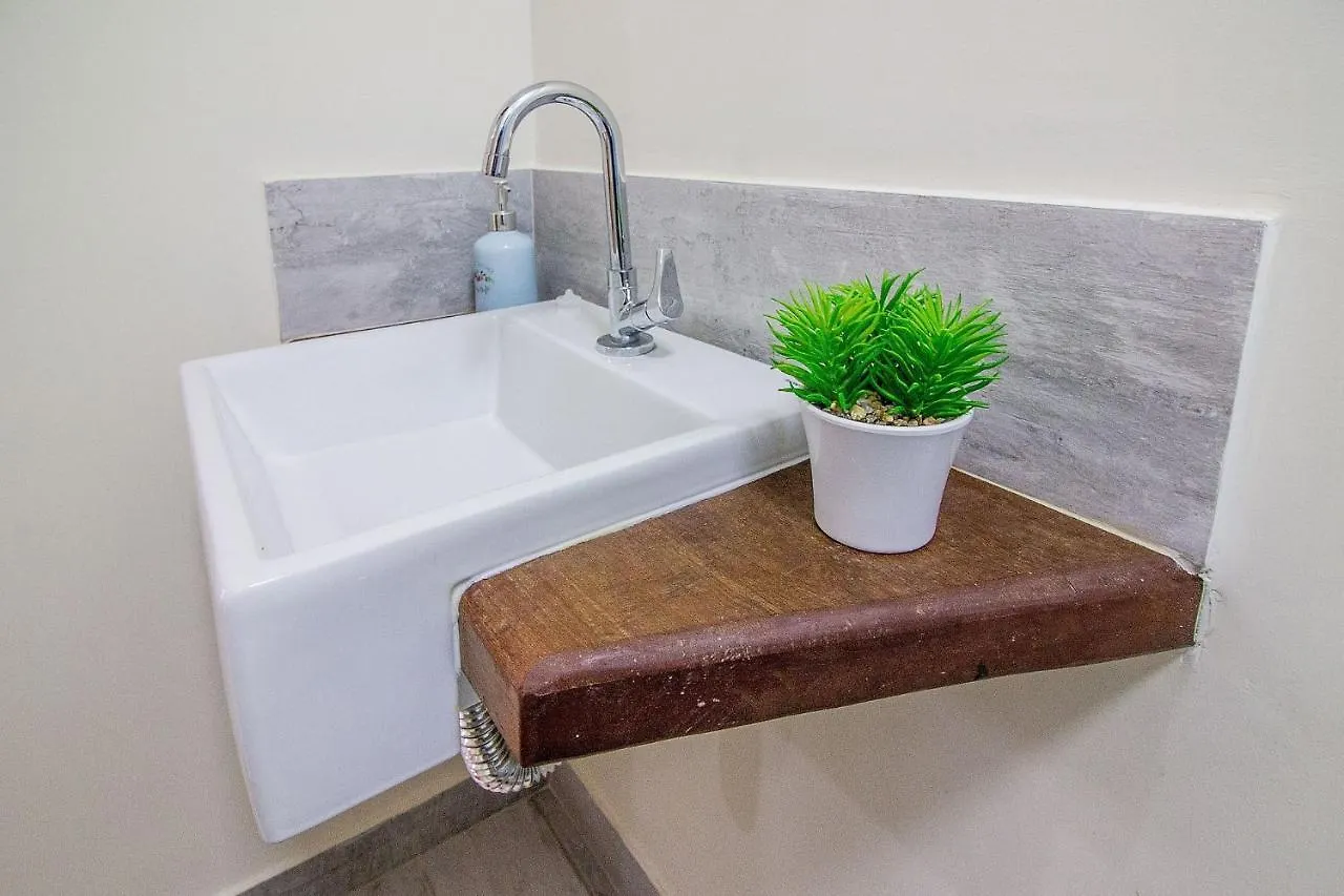 Casa de Férias Caminhe para a Praia de Manguinhos - Casa DECORADA com wi fi, ar e espaço gourmet Búzios